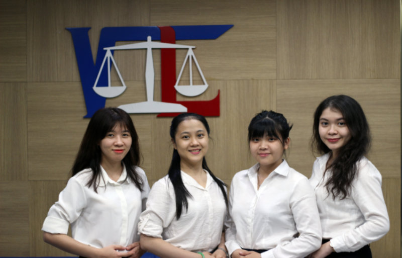 Đồng phục nhân viên công ty luật Việt Tín