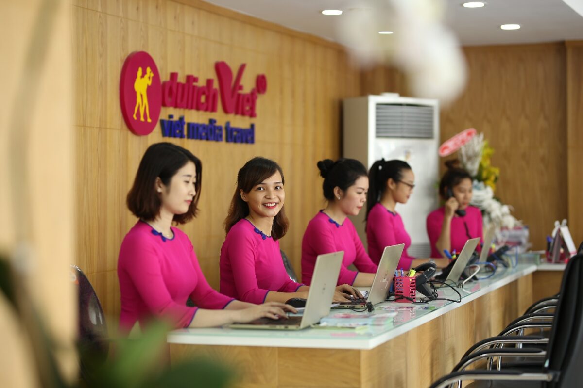 đồng phục công ty du lịch Việt
