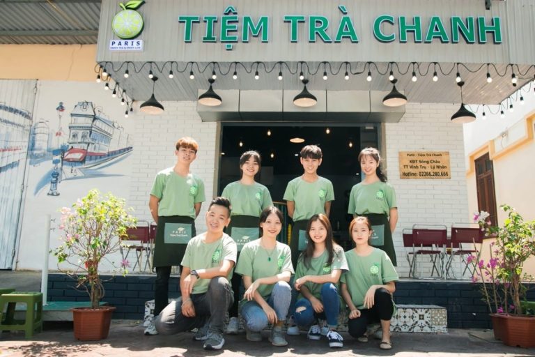 Đồng phục tiệm trà thể hiện sự năng động và sáng tạo
