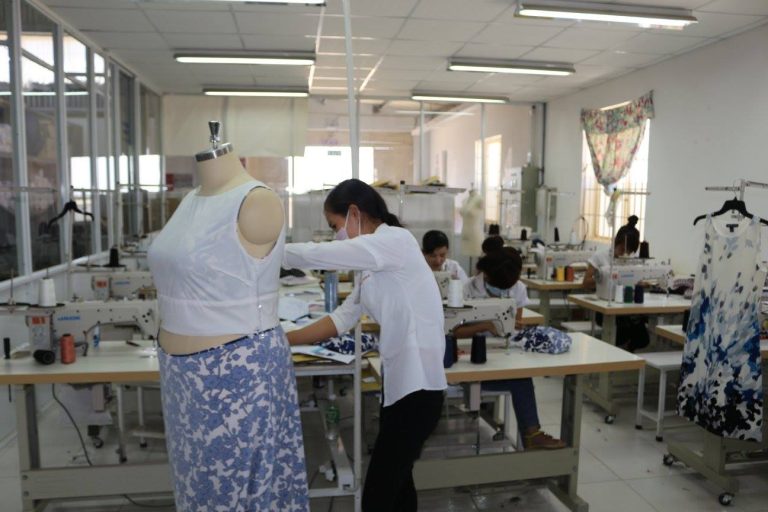 Top 5 xưởng may gia công theo yêu cầu tại TPHCM