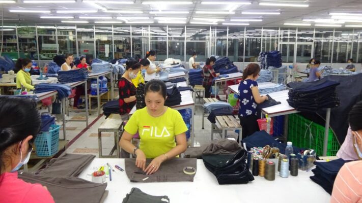 xưởng may quần jean Trang Phạm