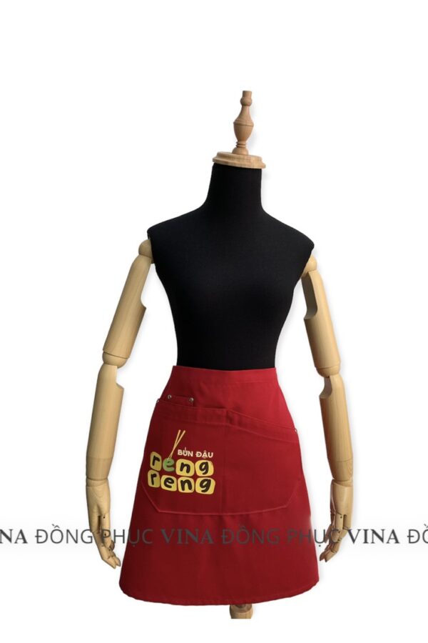 tạp dề phục vụ bún đậu Reng Reng