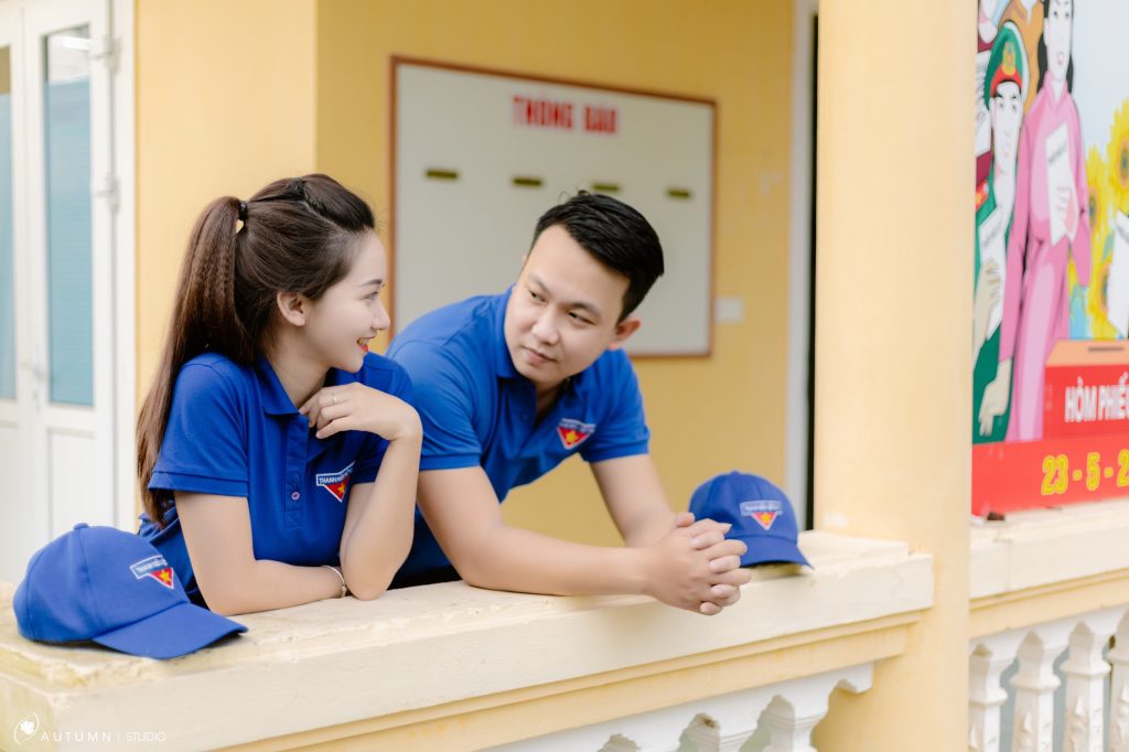 Áo đoàn thanh niên bán ở đâu? Nhà sách có bán không?