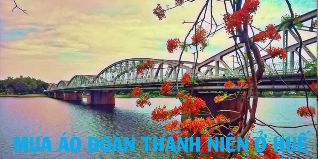 Mua áo đoàn thanh niên ở Huế