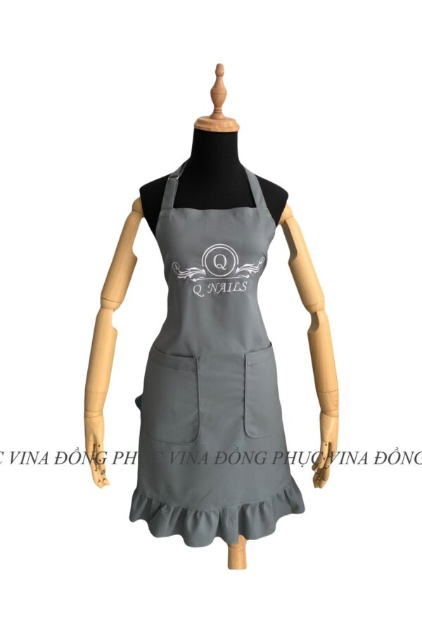 Tạp dề tiệm Q nails