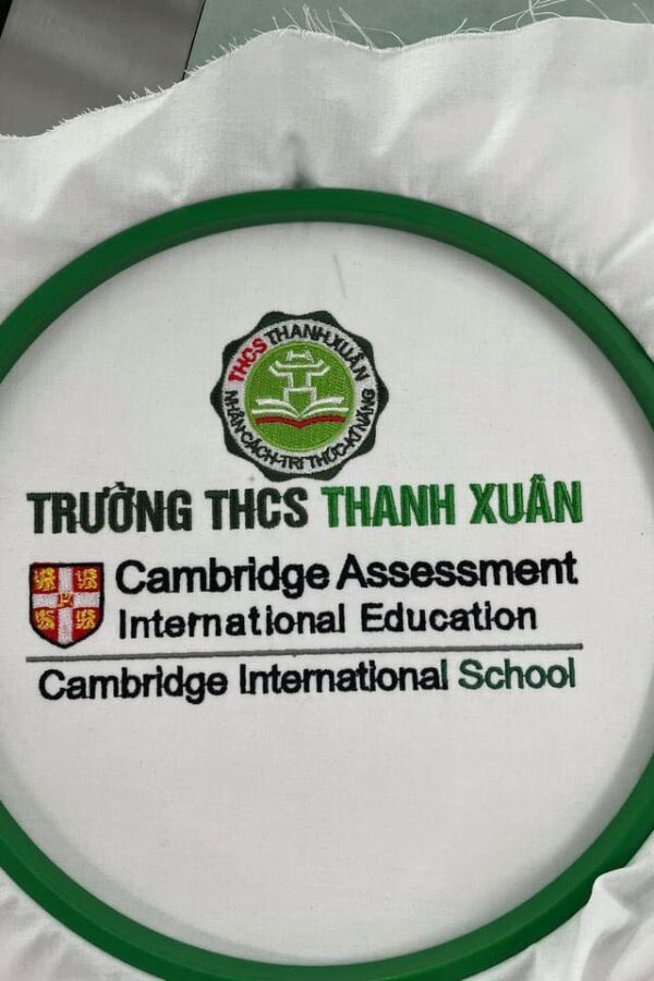 Thêu logo đồng phục học sinh