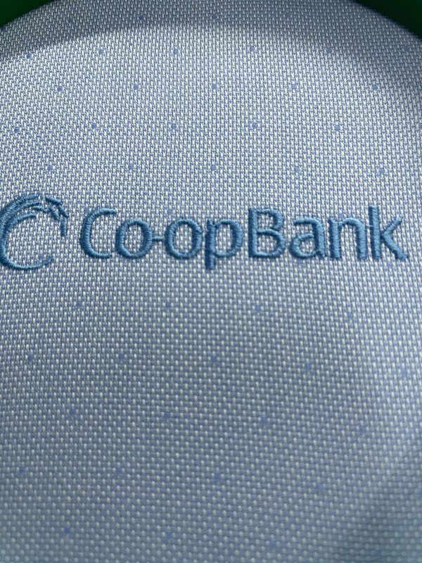 Thêu logo áo Coopbank