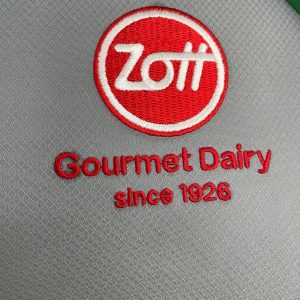Thêu logo áo Zott