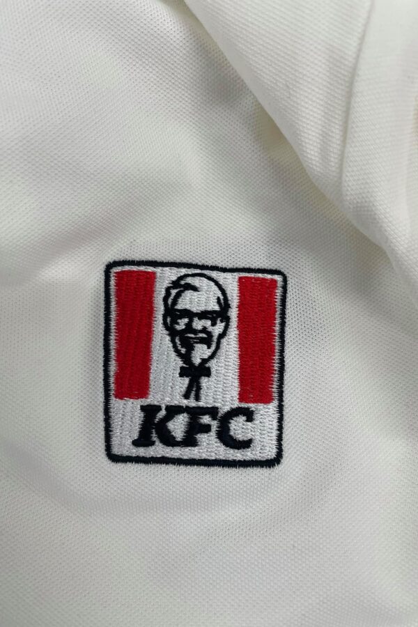 Thêu logo đồng phục KFC
