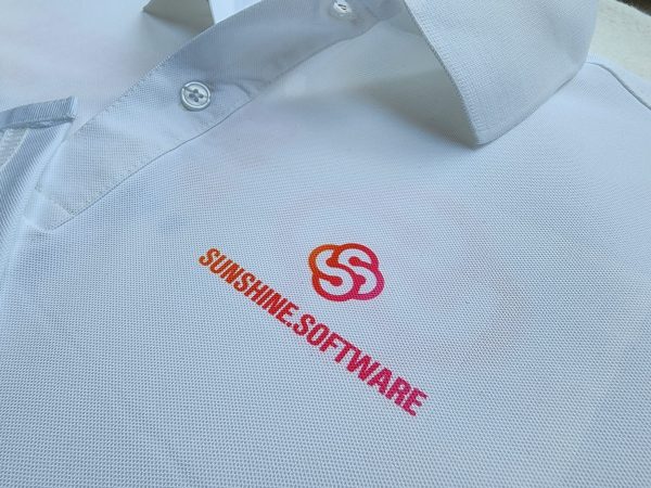 In logo lên áo đồng phục Sunshine Software