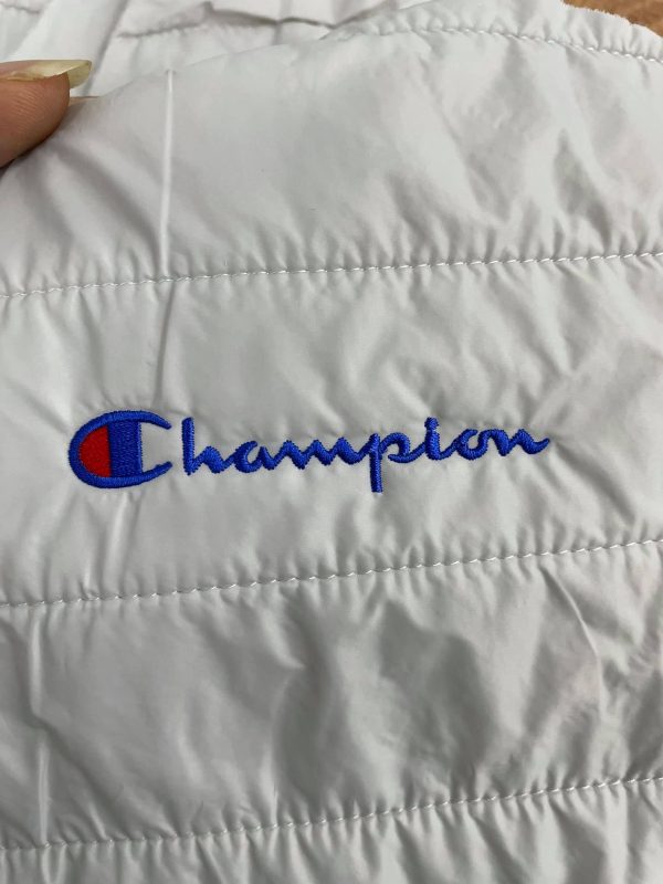Thêu logo áo Champion