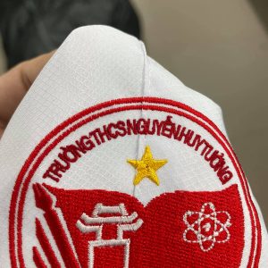 Thêu logo áo đồng phục học sinh