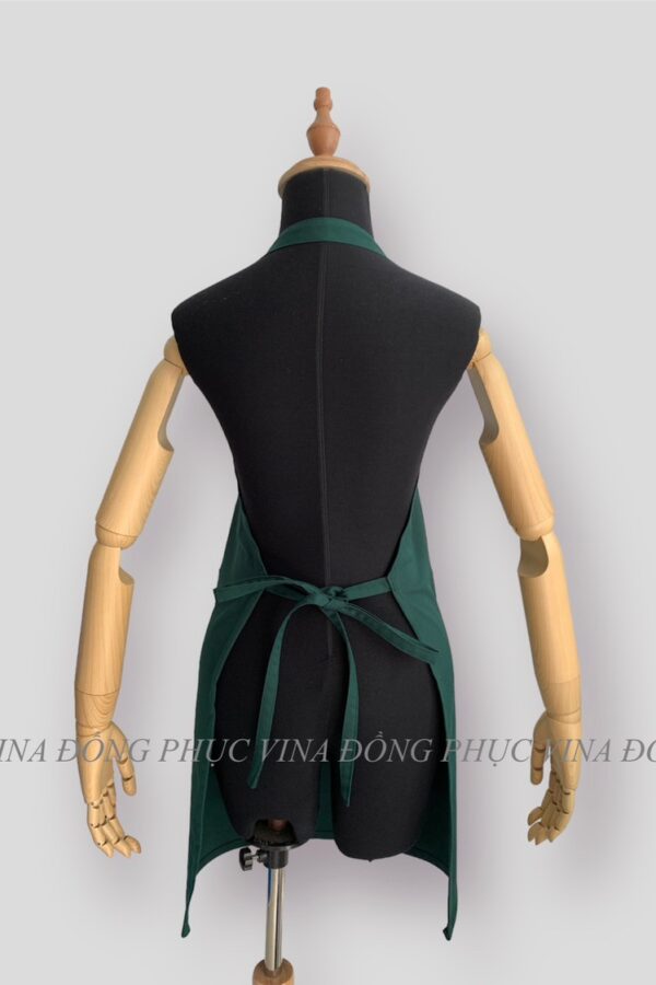 Đồng phục tạp dề yếm may sẵn màu Rêu mặt sau