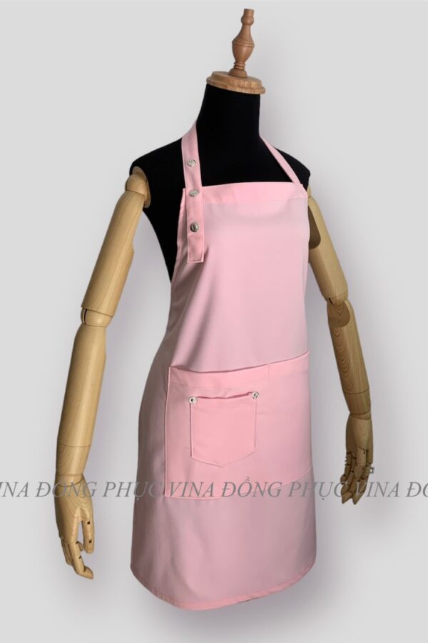 Đồng phục tạp dề yếm may sẵn màu Hồng 8 Đồng phục tạp dề yếm may sẵn màu Hồng mặt nghiên