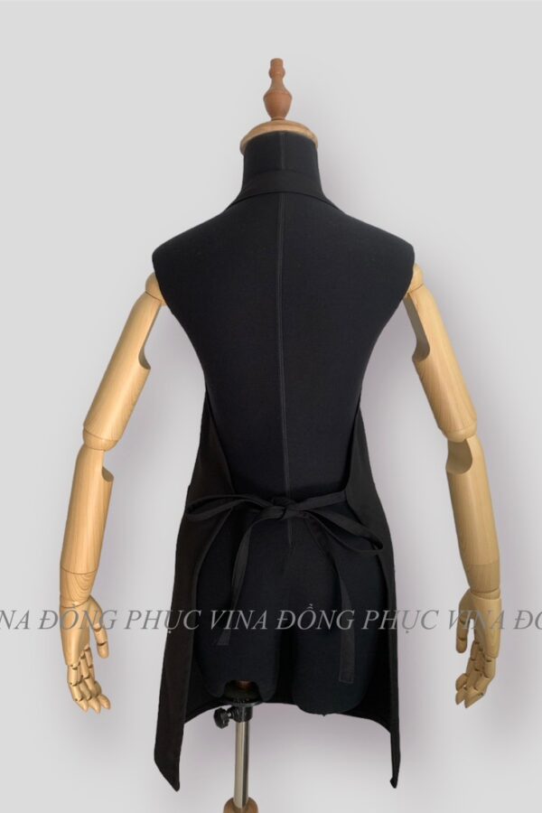 Đồng phục tạp dề yếm may sẵn màu Đen mặt sau