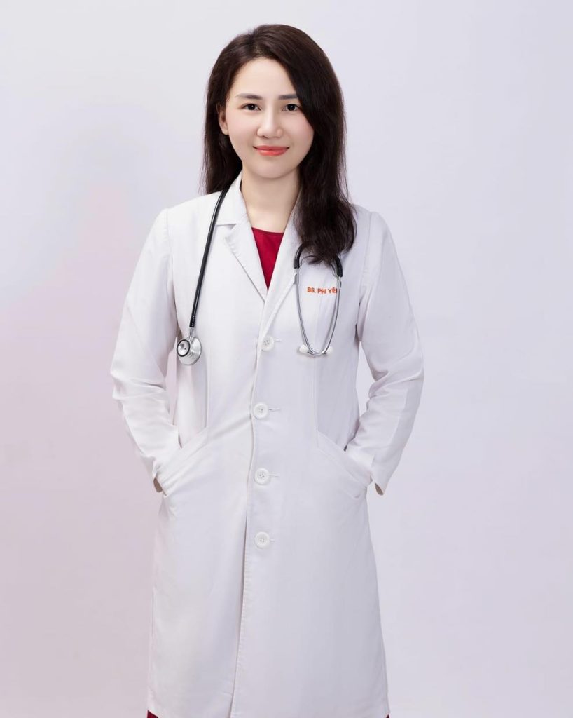 Dịch vụ thêu tên áo blouse TPHCM theo yêu cầu