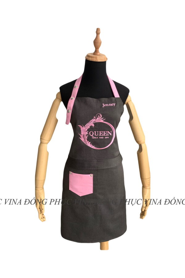 Tạp dề thêu tên logo Queen