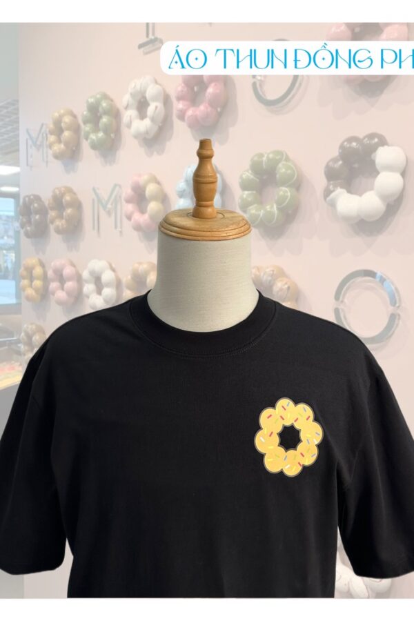 Áo thun đồng phục Oversize chuỗi bánh Mochinut