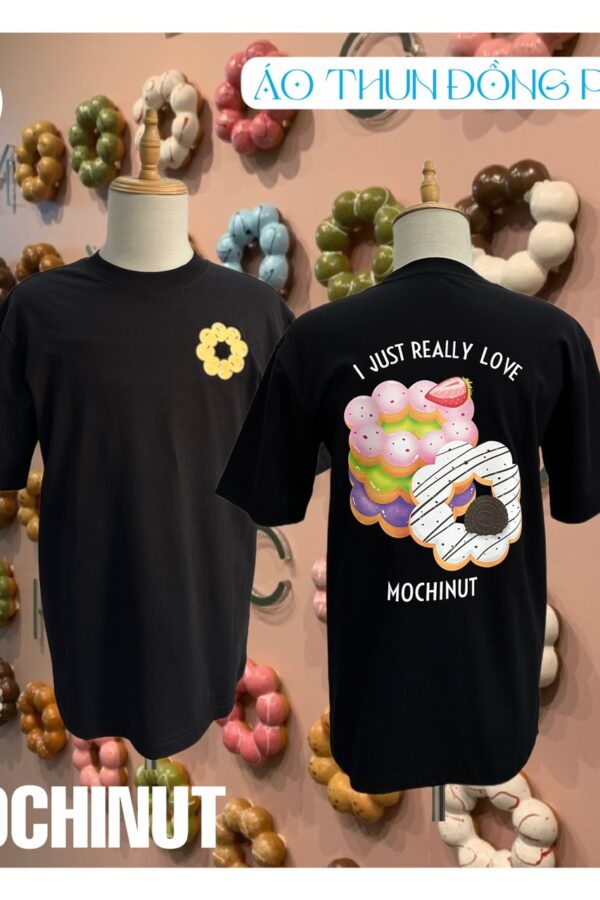 Mẫu áo thun đồng phục không cố Oversize tiệm bánh Mochinut