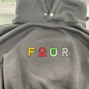 Thêu logo áo Hoodie đồng phục Four